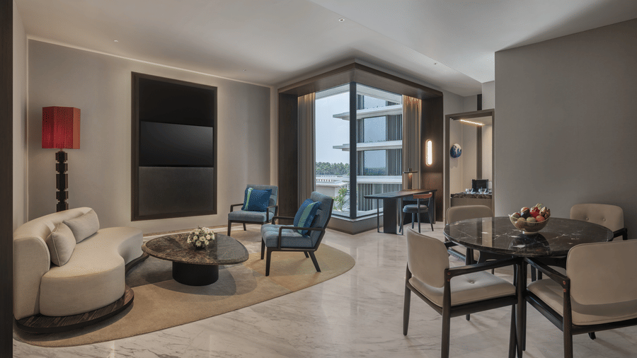 CLUB SUITE LIVING ROOM