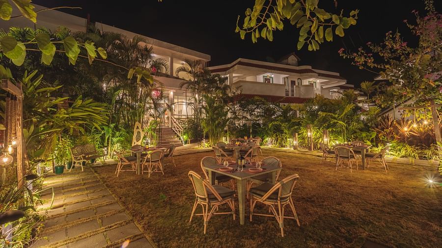 Candle light romantic dinner in Goa - pan-asian restaurant in goa at heritage village resort and spa