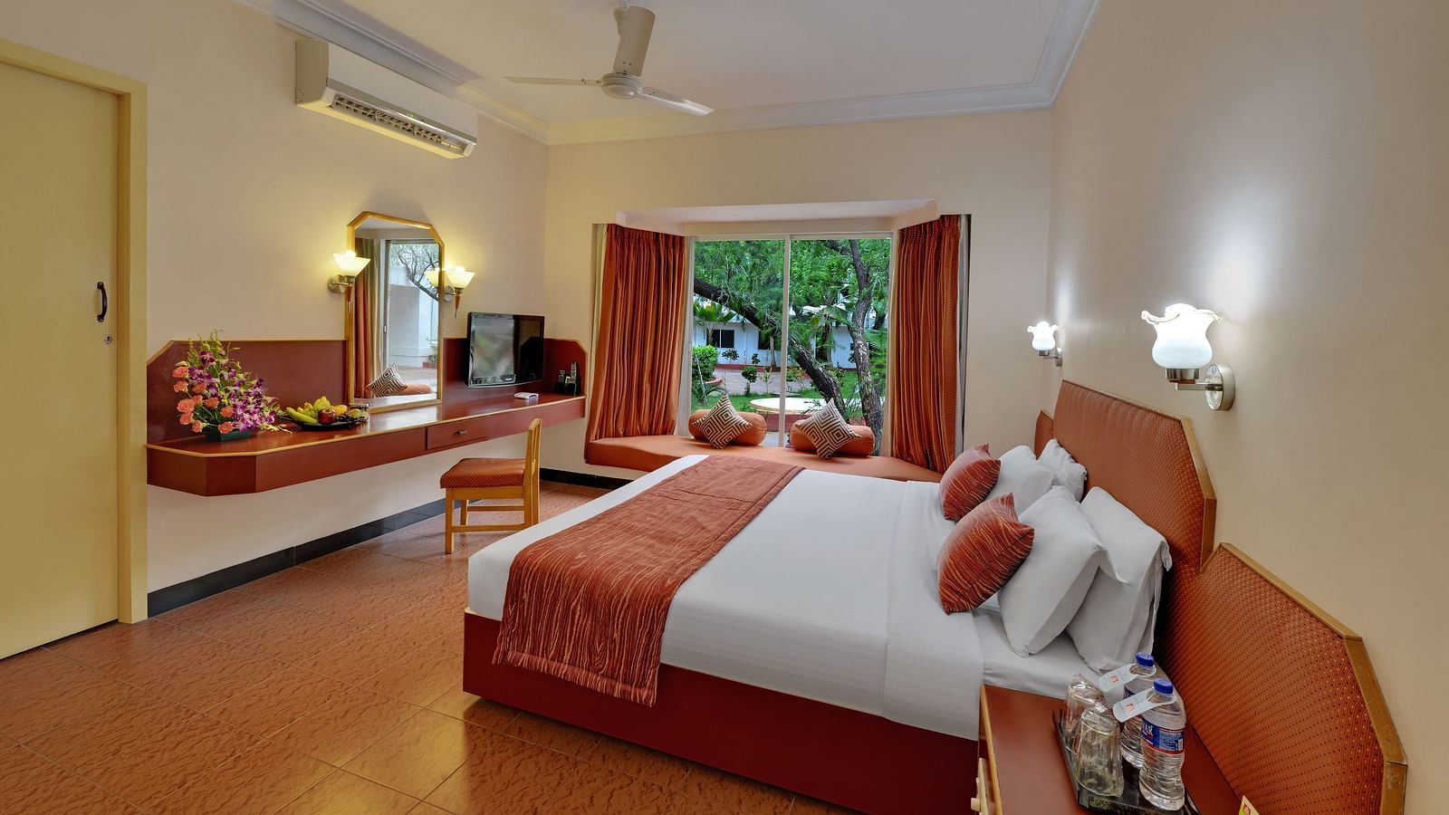 Deluxe villa with comfortable bed Royal Suites with comfortable bed at SRM Hotel, Trichy