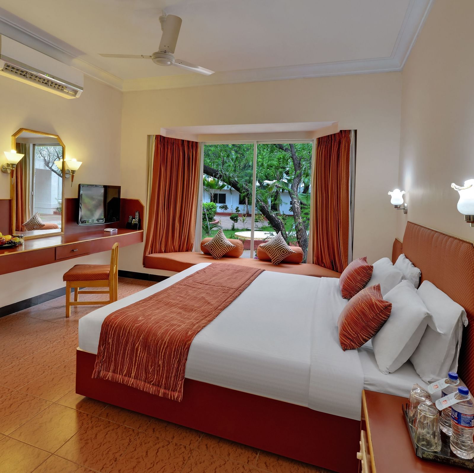 Deluxe villa with comfortable bed Royal Suites with comfortable bed at SRM Hotel, Trichy