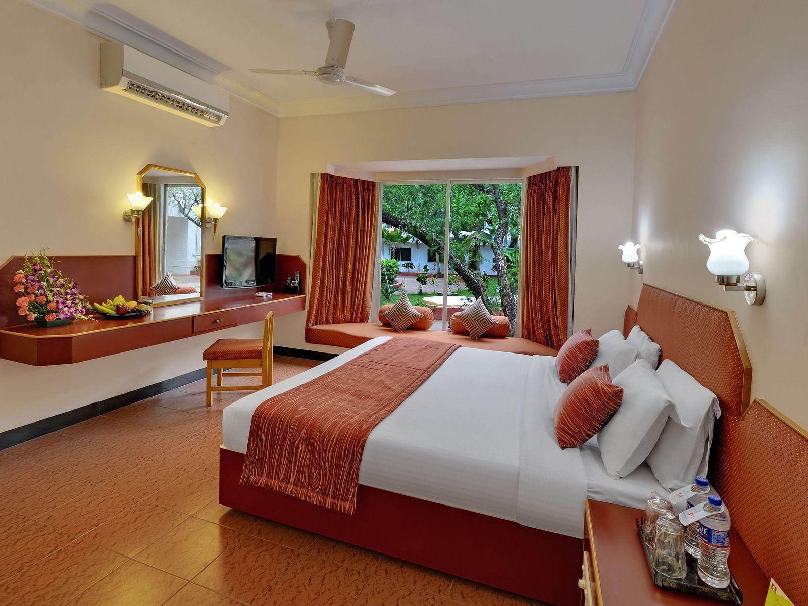 Deluxe villa with comfortable bed Royal Suites with comfortable bed at SRM Hotel, Trichy