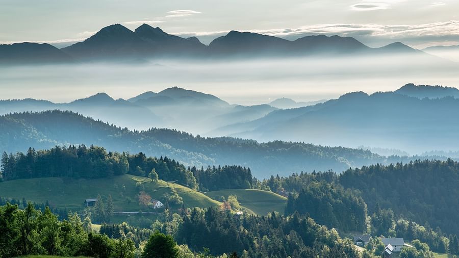mountain views with fog and clouds