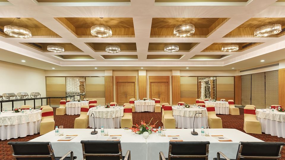 Hall at Hometel Roorkee 1