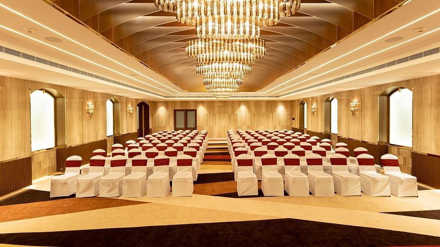 fron t view of a banquet hall1