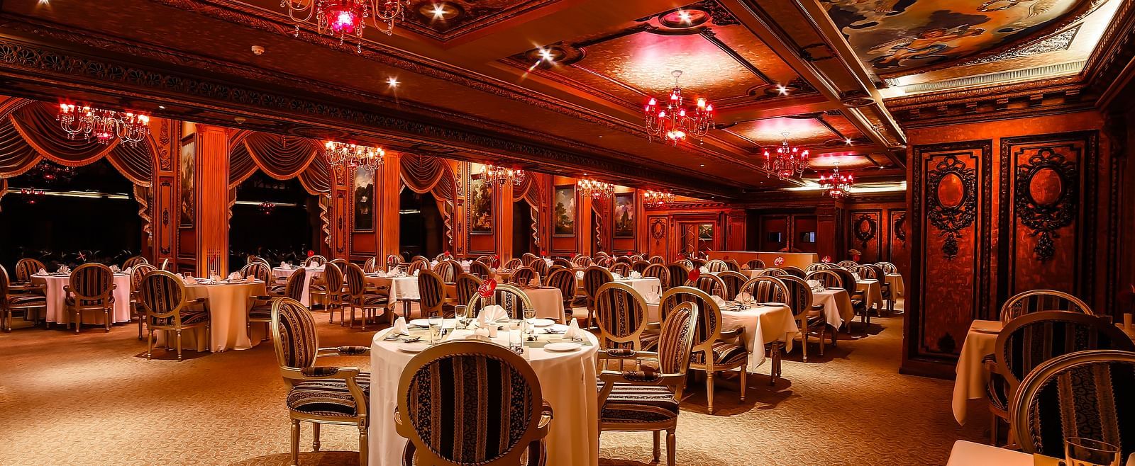  Dining arrangement in the restaurant at Sitara Luxury Hotel in Hyderabad near Ramoji Film City