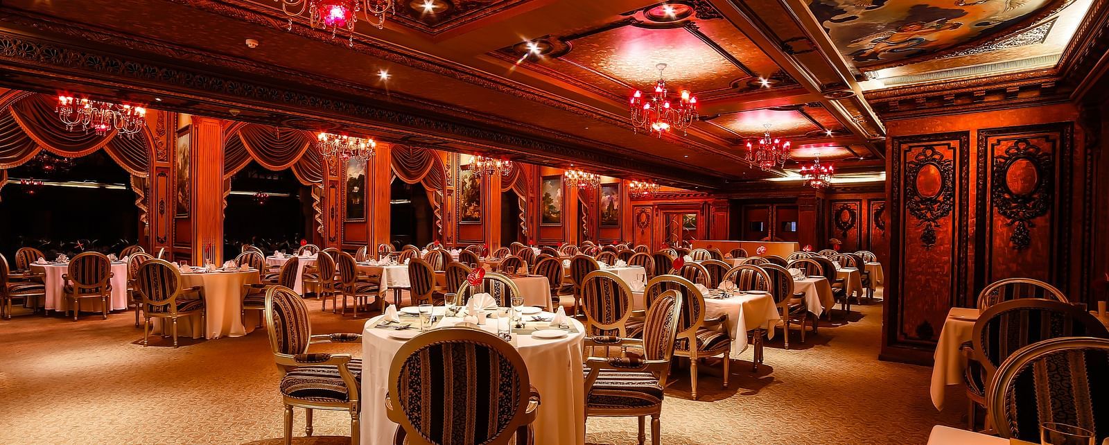  Dining arrangement in the restaurant at Sitara Luxury Hotel in Hyderabad near Ramoji Film City
