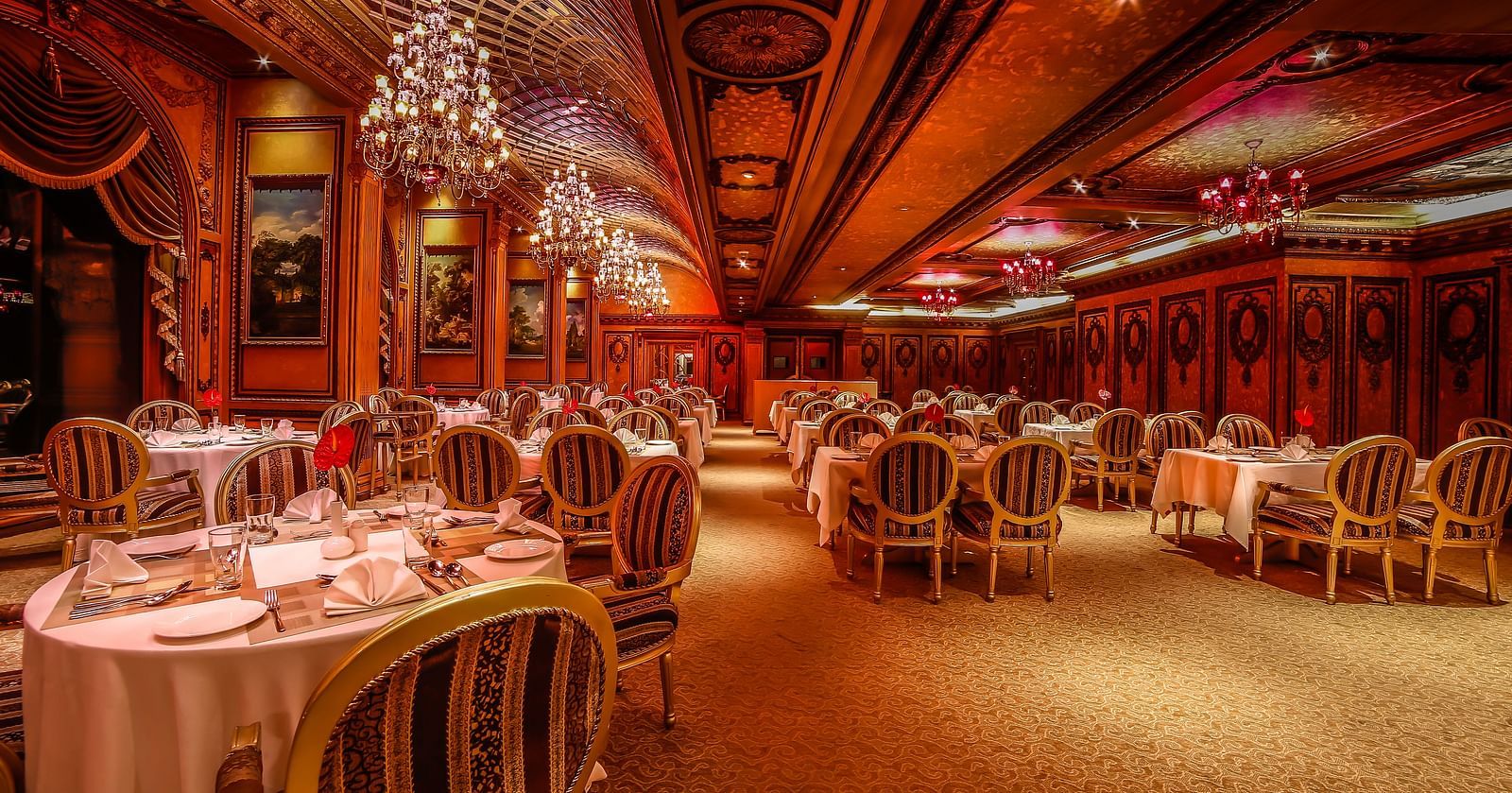 Dining arrangement in the restaurant at Sitara Luxury Hotel in Hyderabad near Ramoji Film City