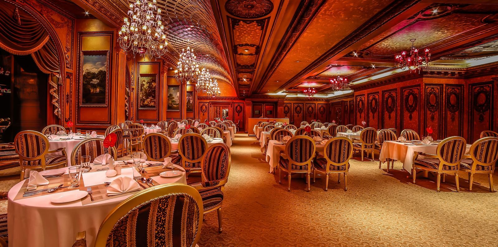  Dining arrangement in the restaurant at Sitara Luxury Hotel in Hyderabad near Ramoji Film City
