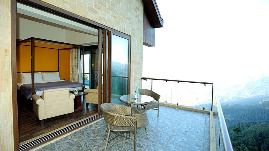 outdoor sitting area in balcony - Aranya Himalayan Retreat, Mashobra