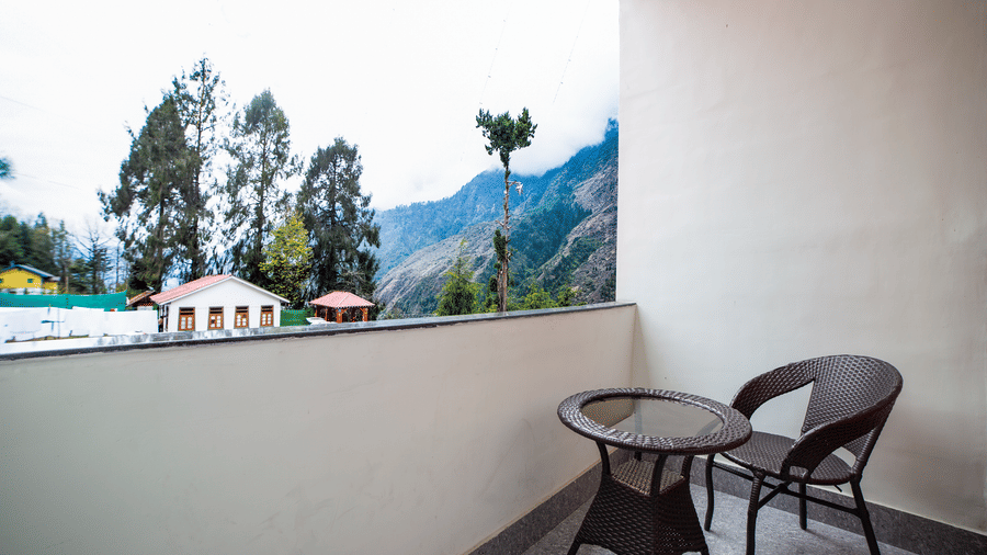 PREMIUM ROOM WITH BALCONY (6)