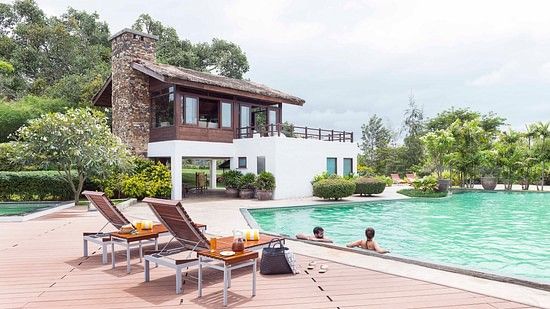 an image of our resort with swimming pool in Bandipur