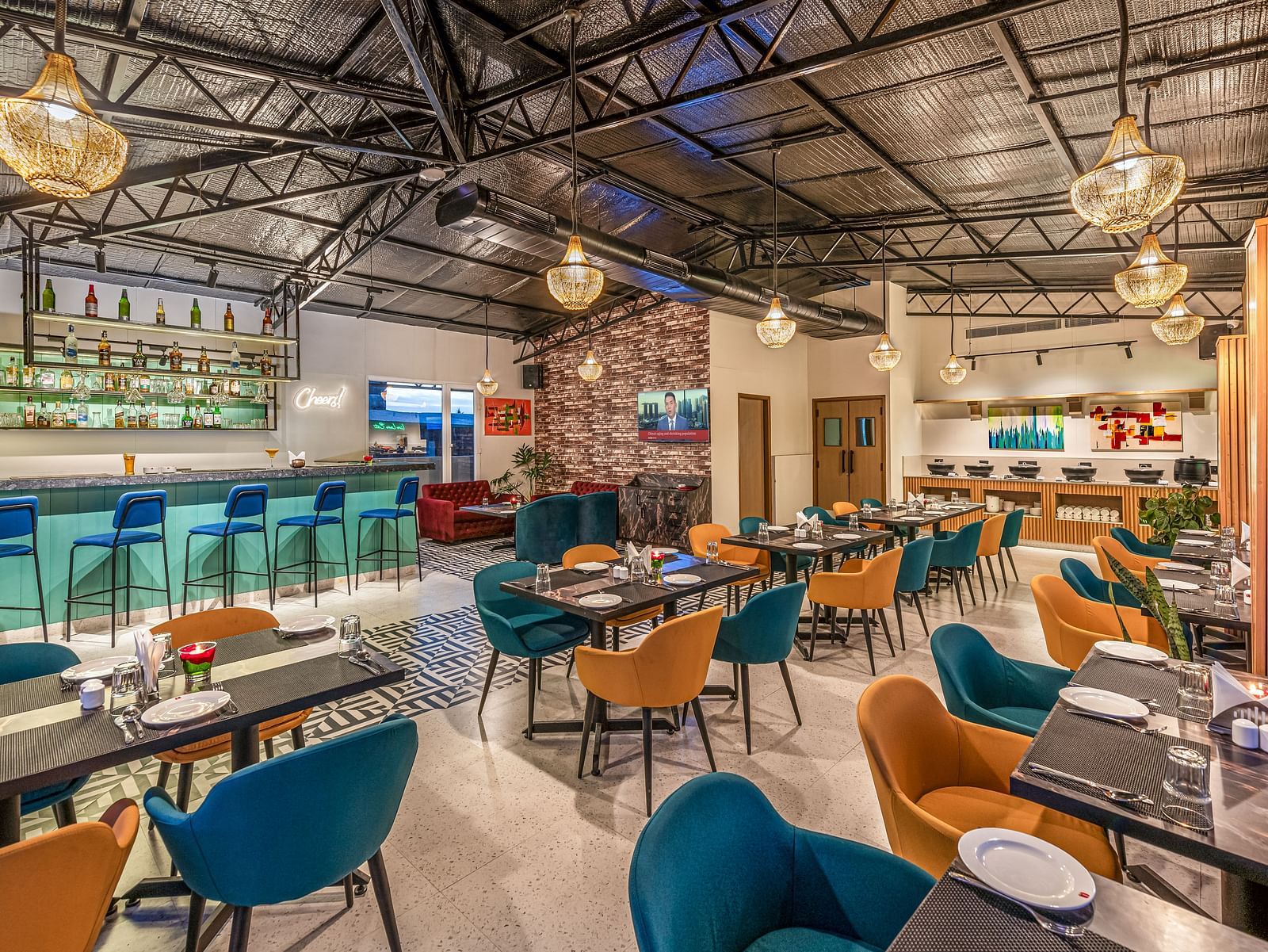 Restaurant & Bar