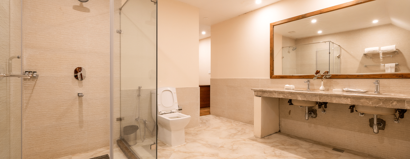 washroom in Xclusiv room at Bedzz Xclusiv Baikunth, Manali