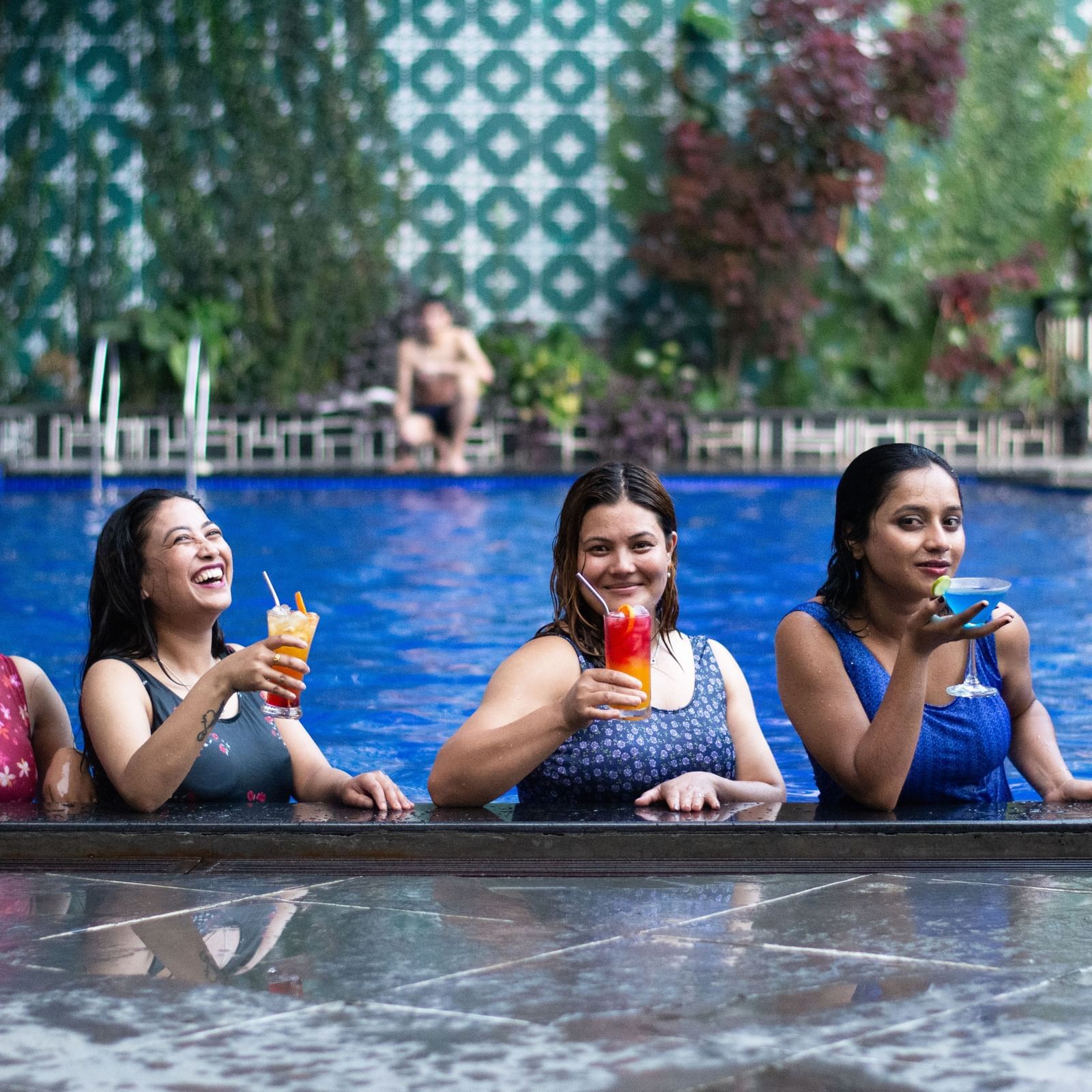 SWIMMING POOL (3)