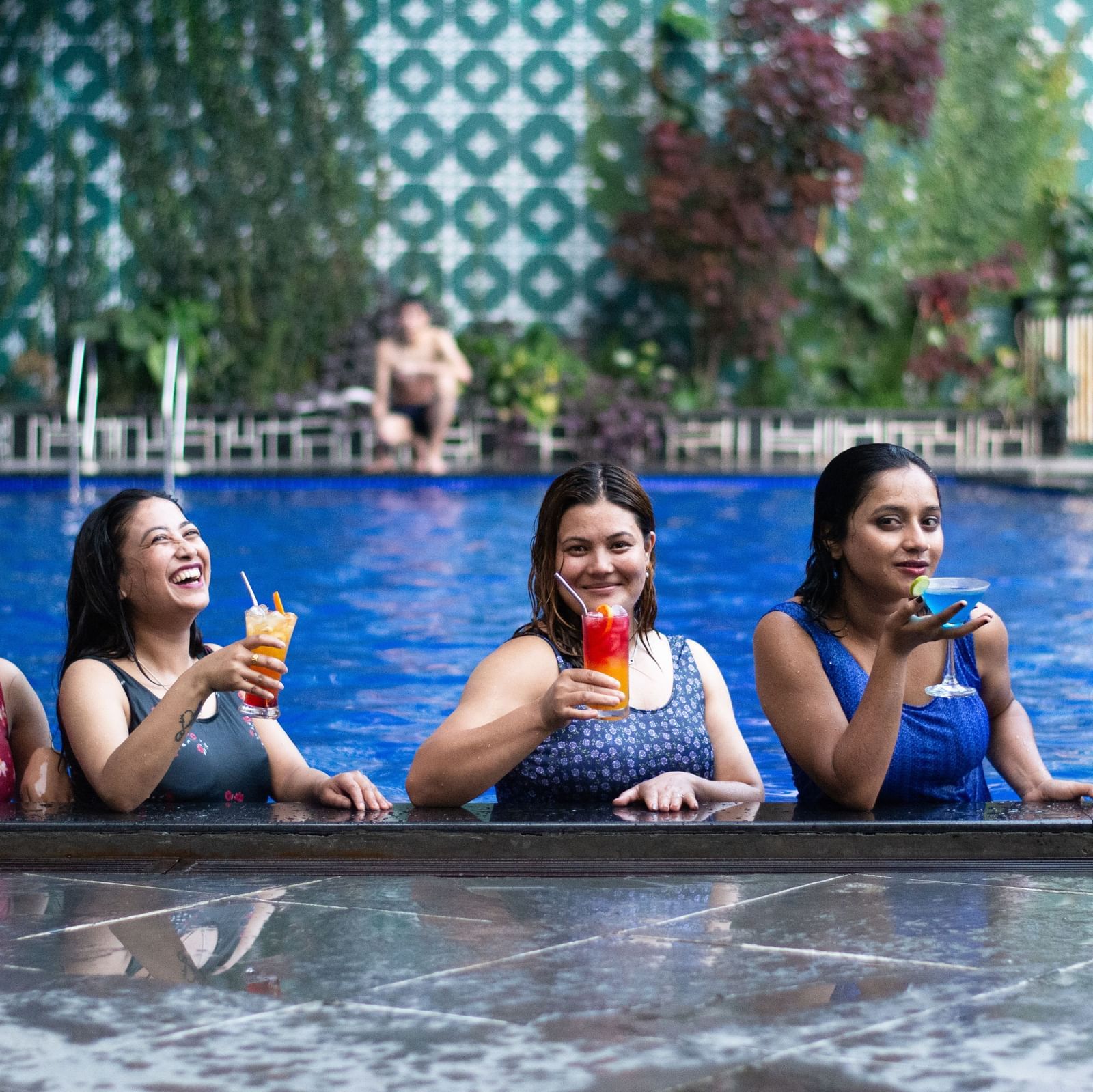 SWIMMING POOL (3)