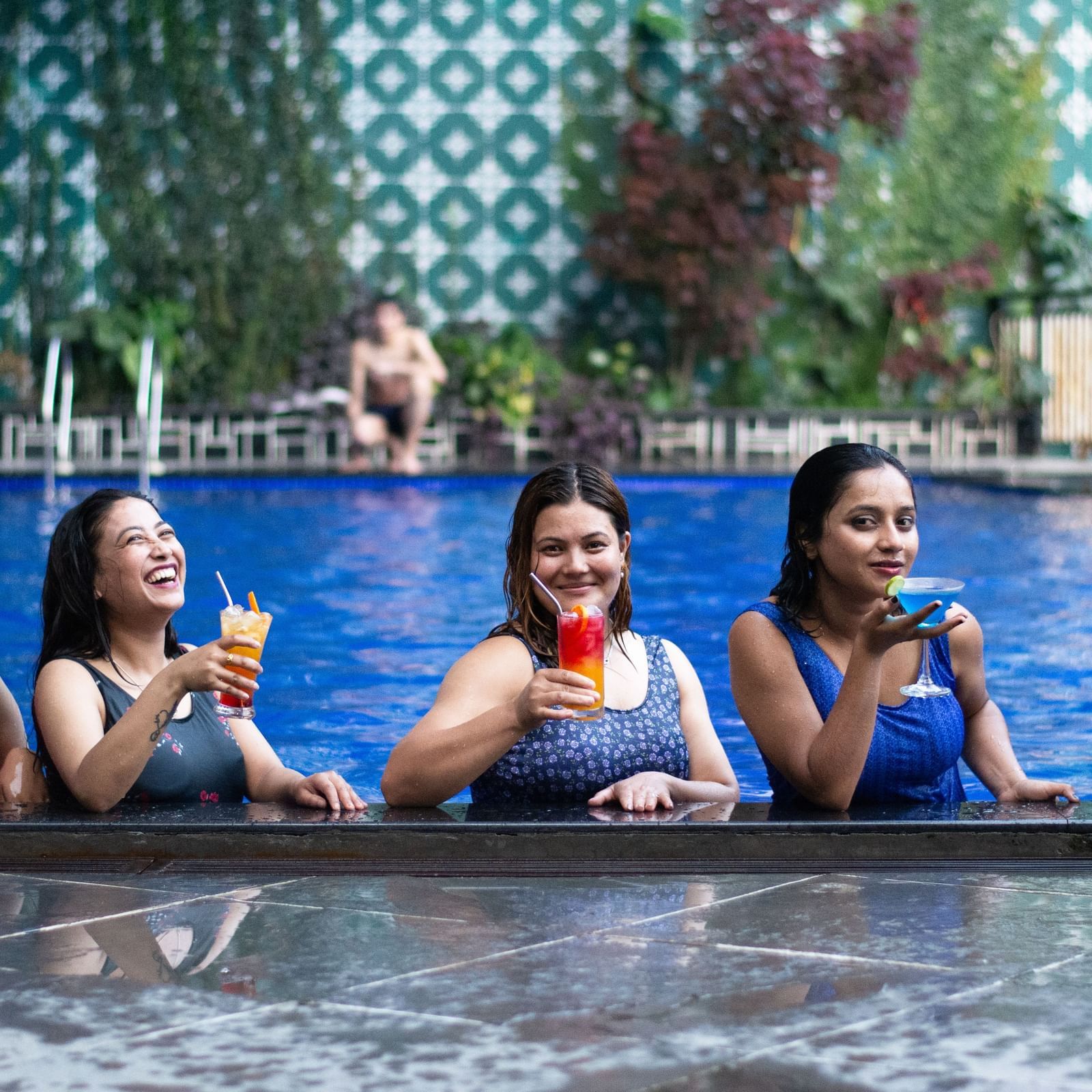 SWIMMING POOL (3)