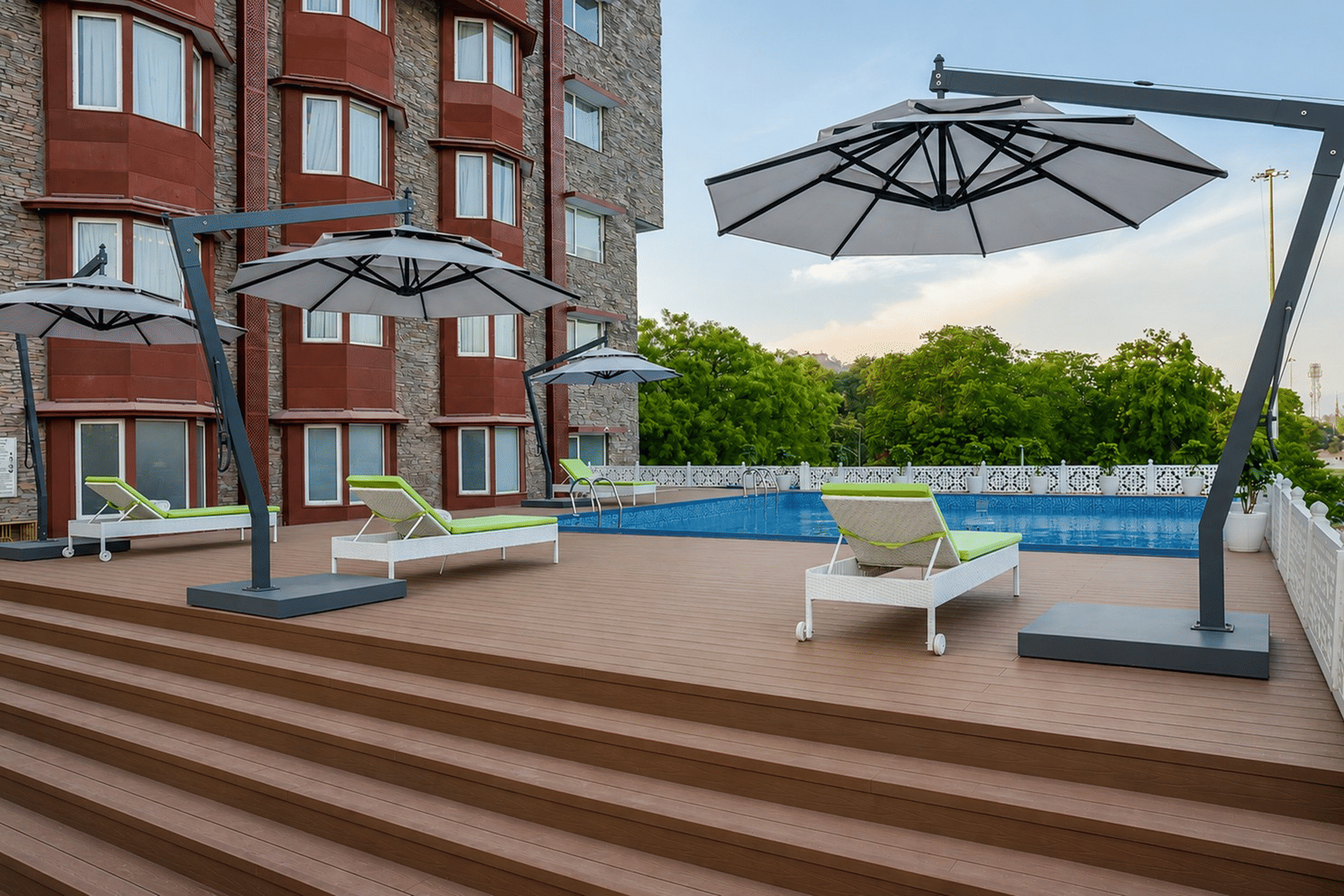 best luxury hotel in Haridwar