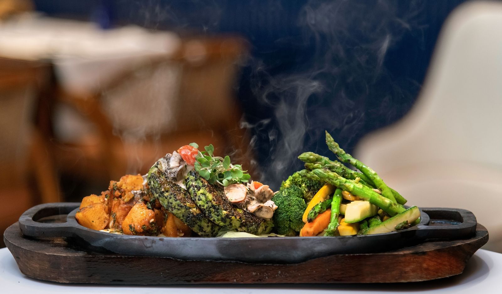 quinoa and edamame sizzler served at The Claridges New Delhi