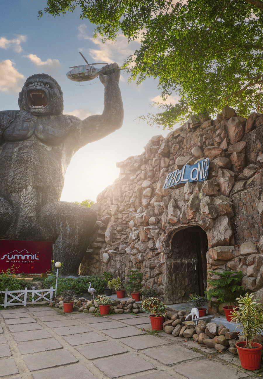 Kholong Restaurant at Summit Green Lake Tea Resort & Spa, Kaziranga