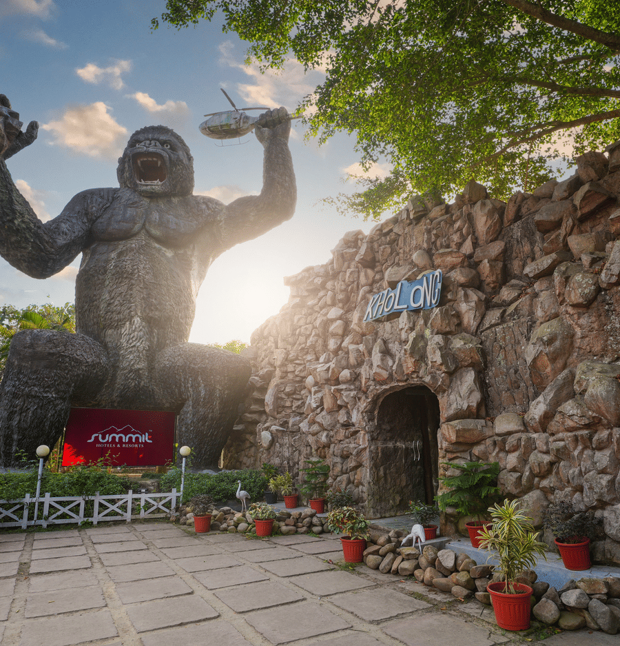 Kholong Restaurant at Summit Green Lake Tea Resort & Spa, Kaziranga