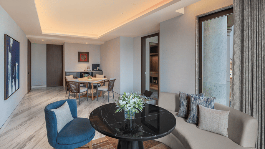Corner suite - Livingroom - The Residency Towers Chennai
