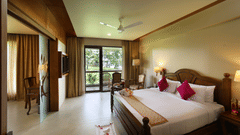 Lake View Suite Room 3