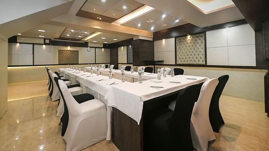 Hotel Le Grande - Mumbai International Airport Andheri banquet name De celler