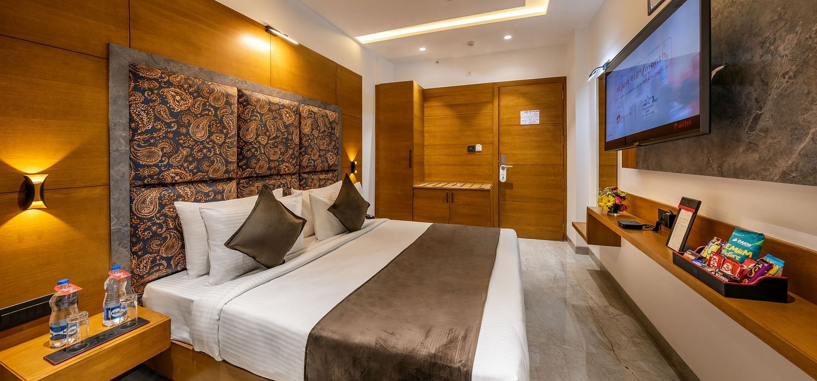 Deluxe room 2