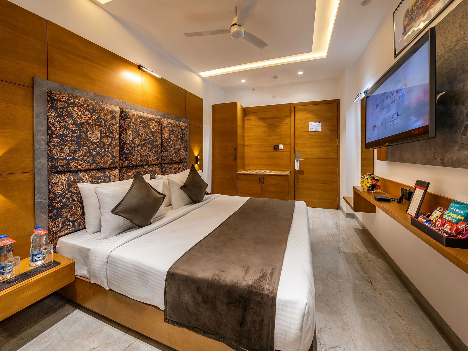 Deluxe room 2
