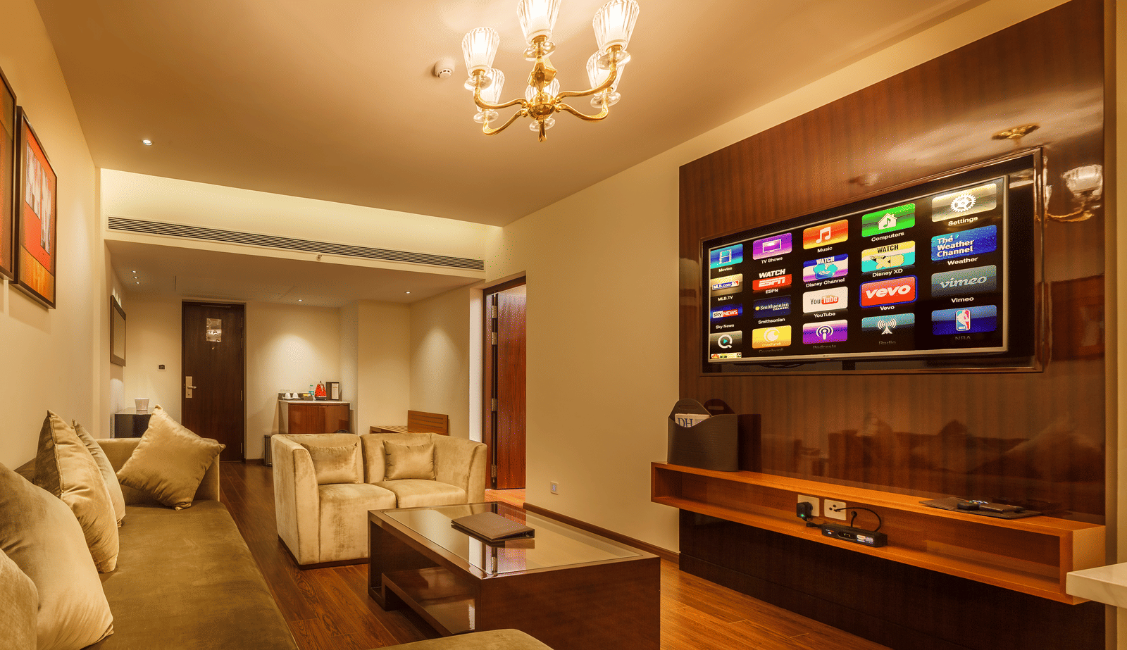Suite Living Room 2