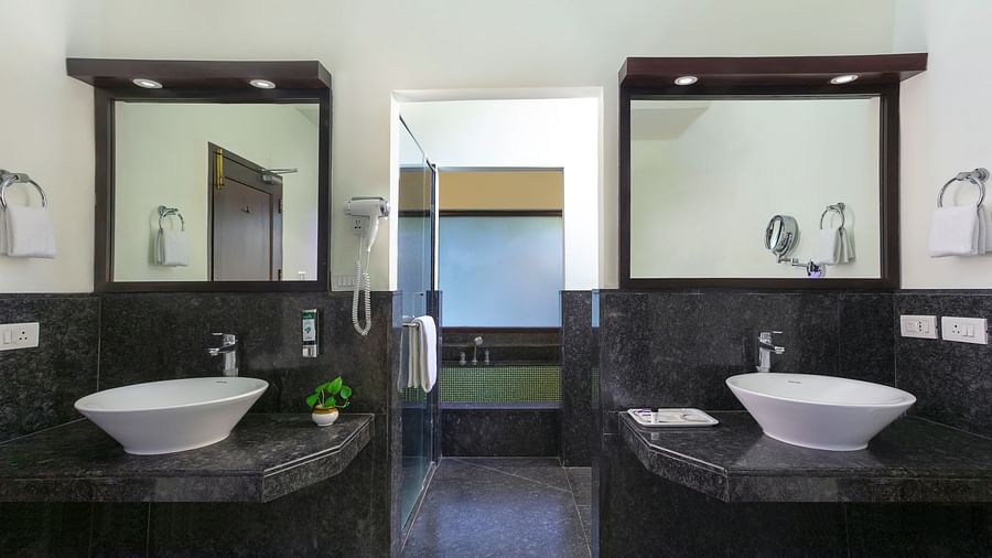Leisure Villa Bathroom