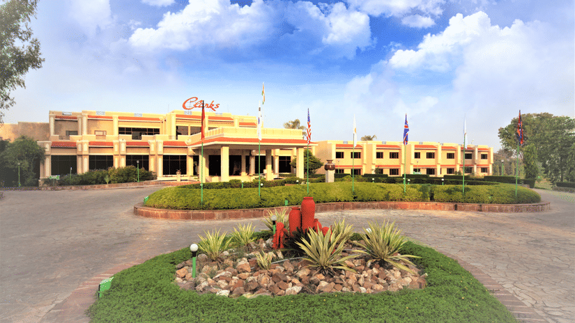 Facade of one of the best 5 Star Hotels near Khajuraho Airport