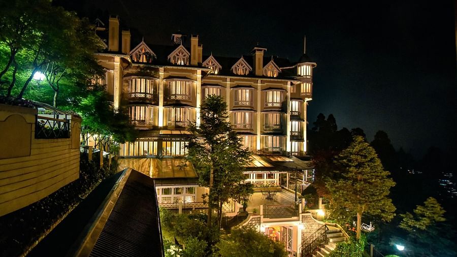 Night view of Cedar Inn beautifully lit up