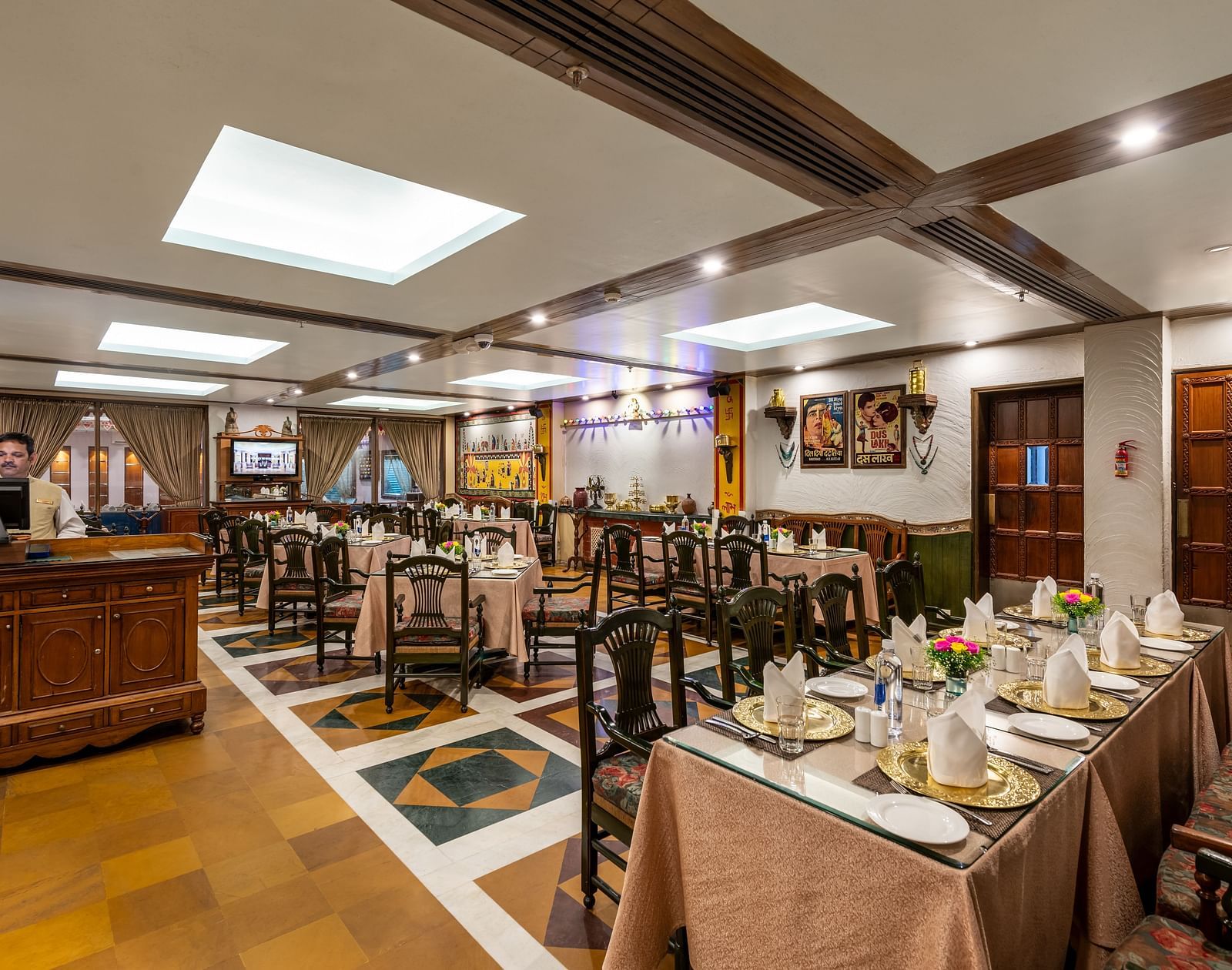 nakli dhaba- Mayfair Lagoon, Bhubaneswar 