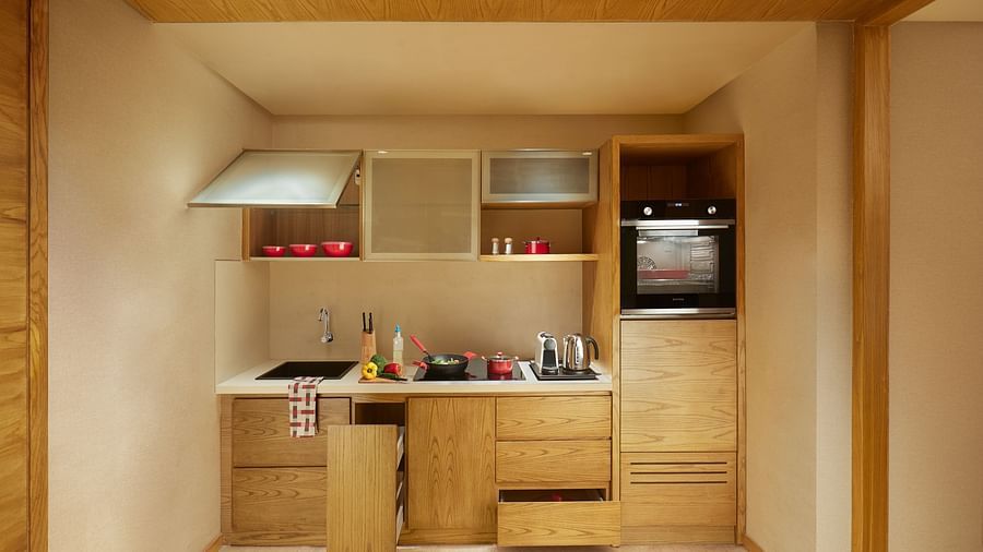 The Residency Towers - Kitchenette Rooms near Marina Beach