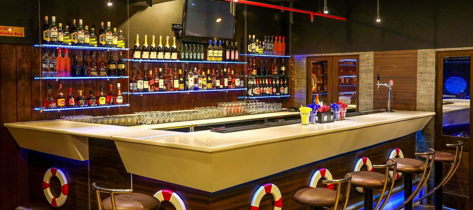 bar-in Hotel Aadithya