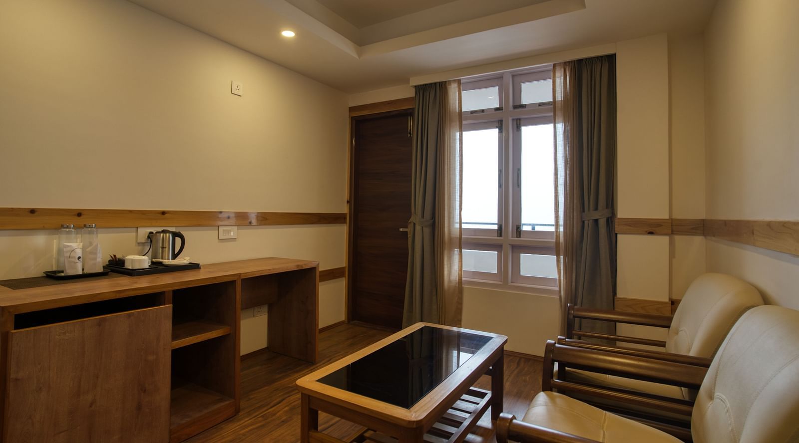 Image of sitting area in the junior suite I Avianna Gangtok Prime Hotel & Spa