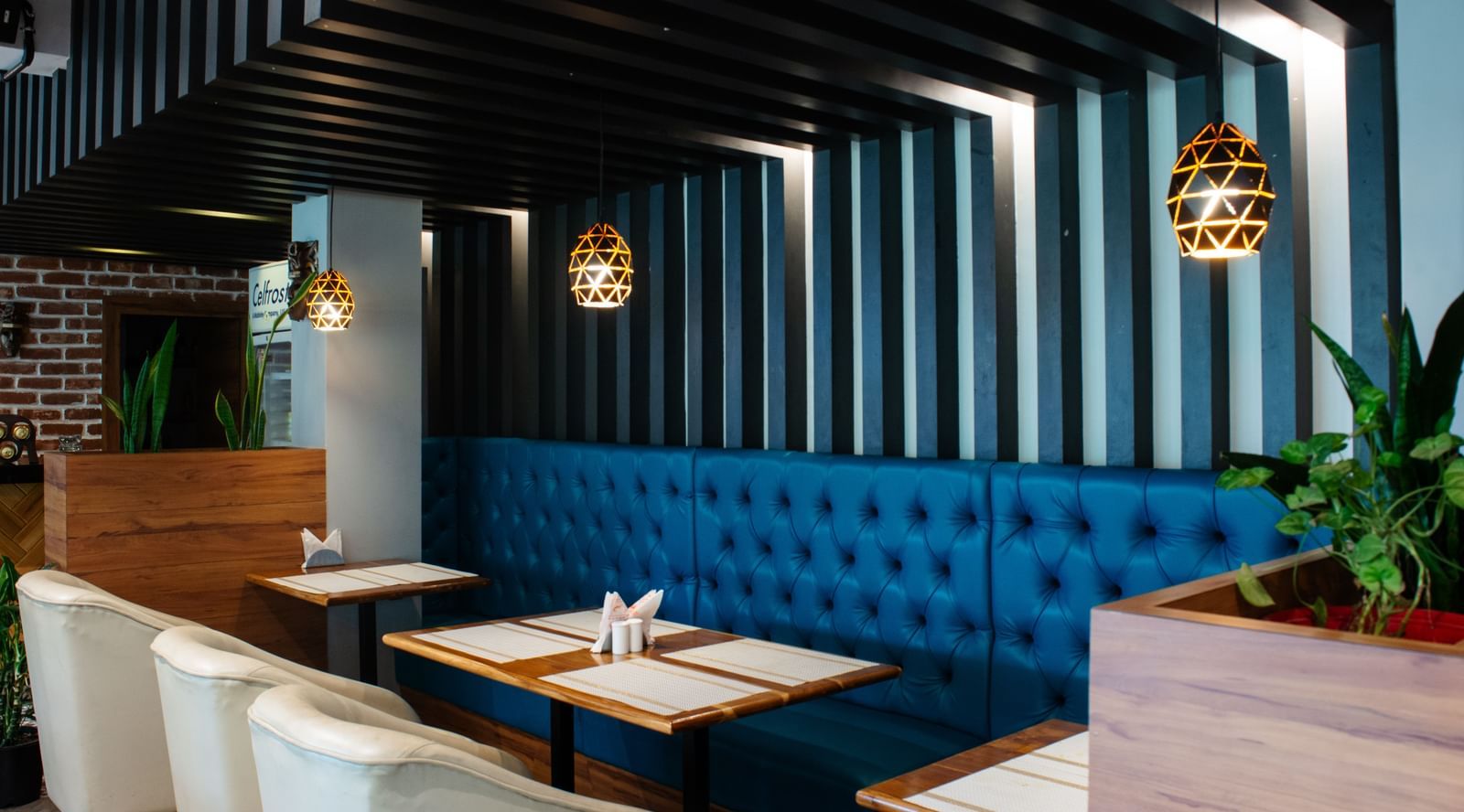 RESTAURANT (1)