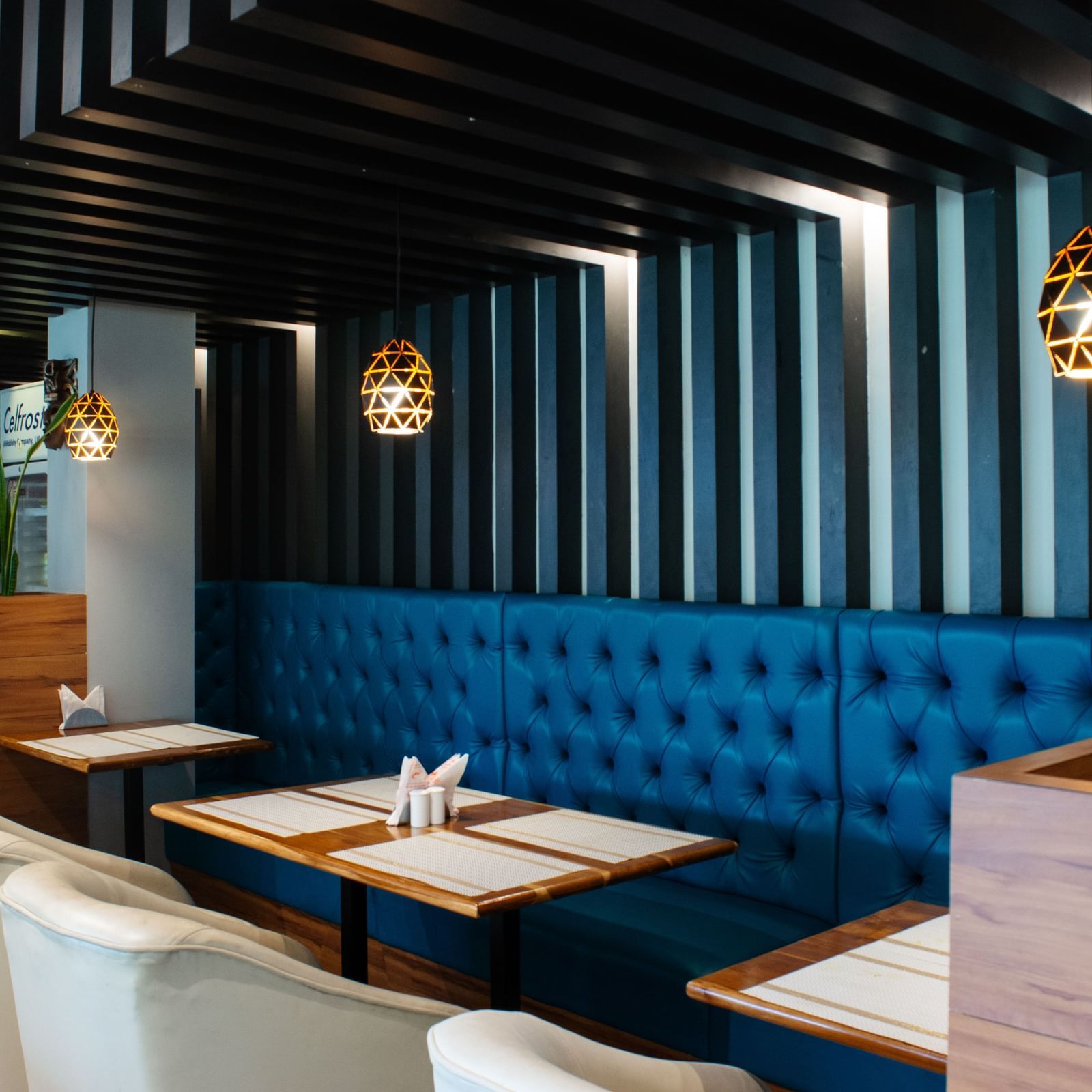 RESTAURANT (1)
