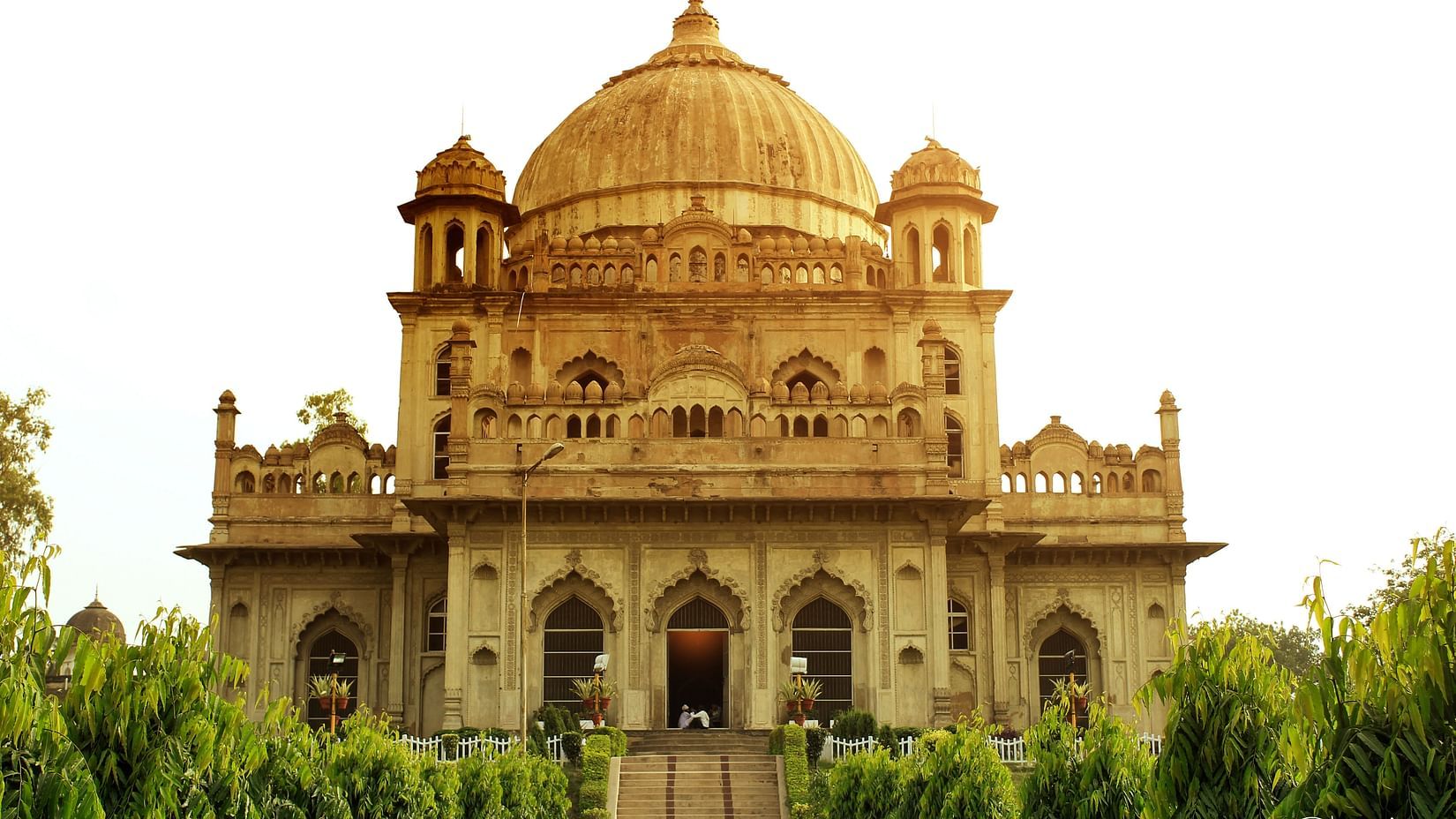 Begum Hazrat Mahal Park, La Place Sarovar Portico Lucknow, 5 star hotels in lucknow