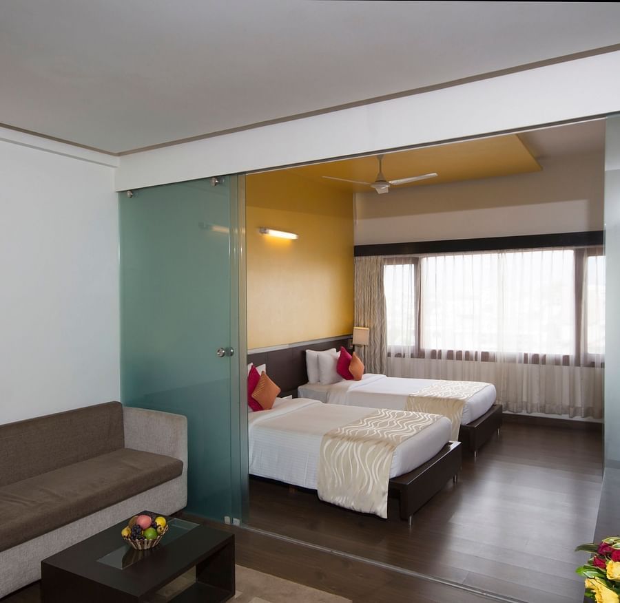 alt-text Deluxe Suite Room 1 lqtczt