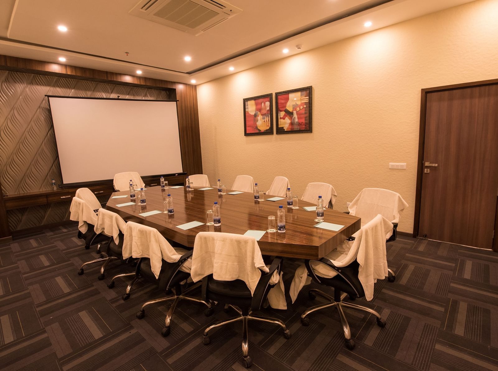 boardroom and conference hall at Le ROI Digha Hotel West Bengal showcasing a spacious area to conduct events4