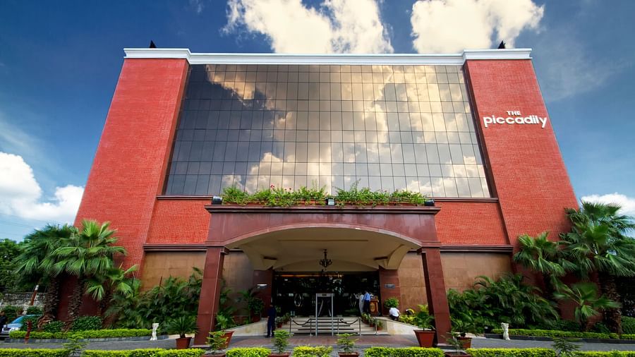 Facade 1, The Piccadily Lucknow, Business Hotel In Lucknow 