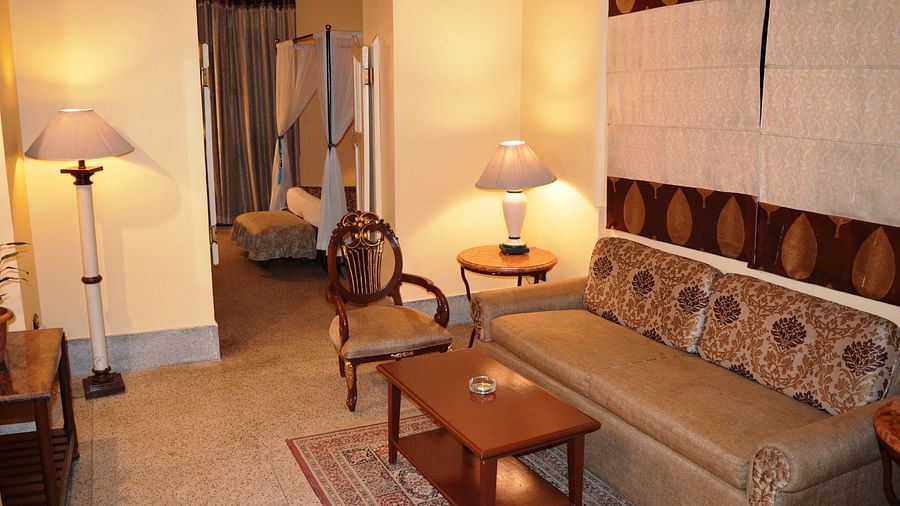 heritage suite rooms Mahodadhi Palace Beach View Heritage Hotel in Puri 14 fs6zki