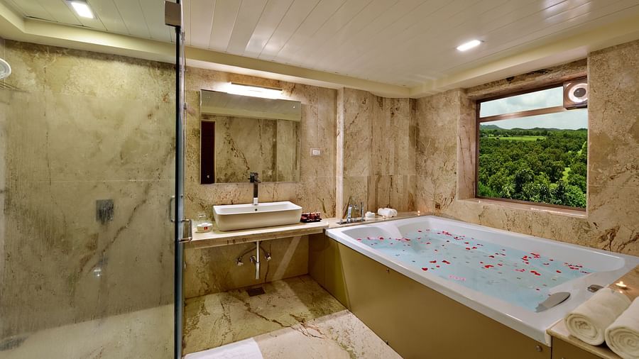 Jacuzzi at our Suites in Sasan Gir, Hotels in Sasan Gir-2, Sarovar Portico, Sasan Gir