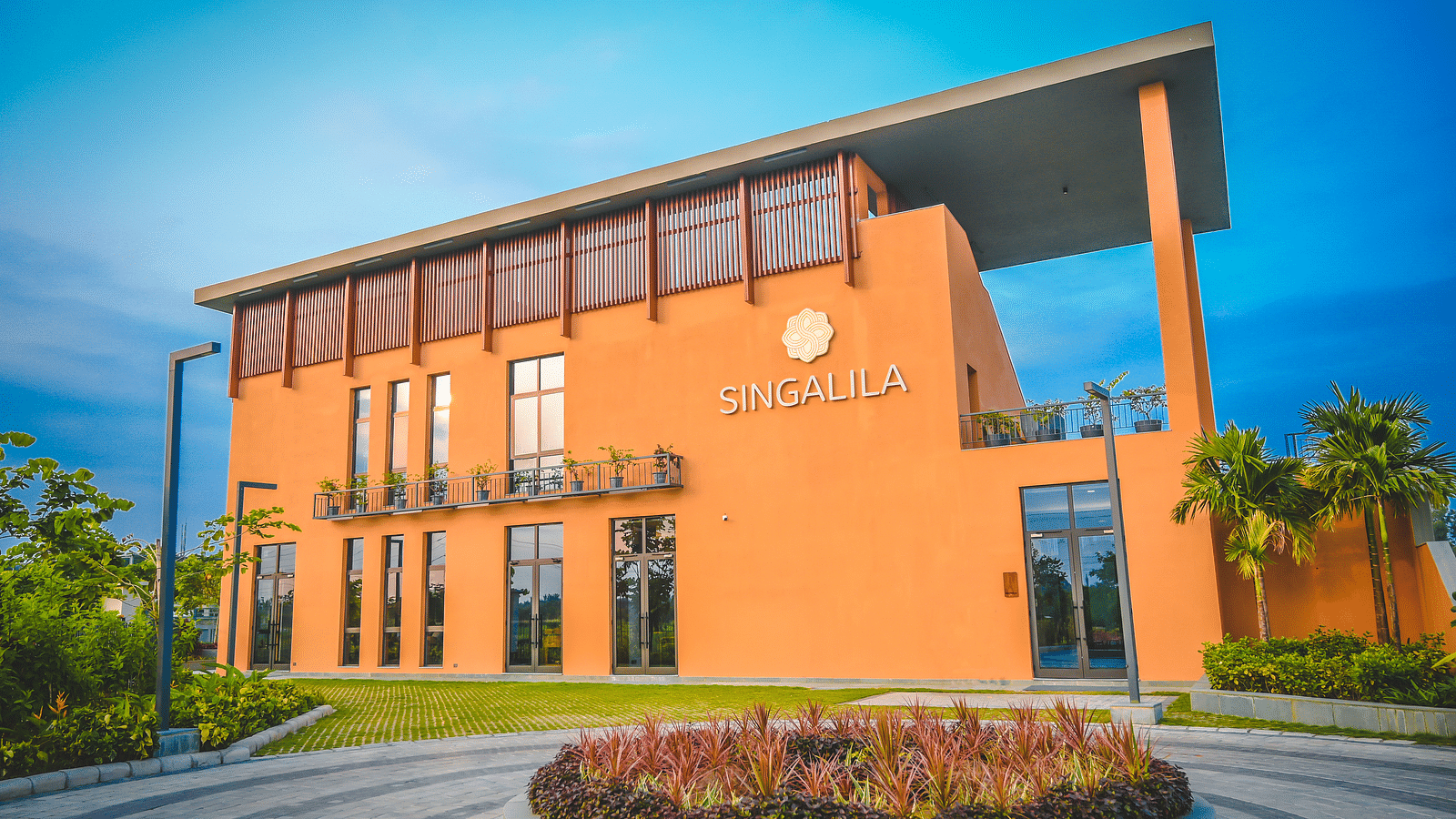 Facade of Singalila Club during the day