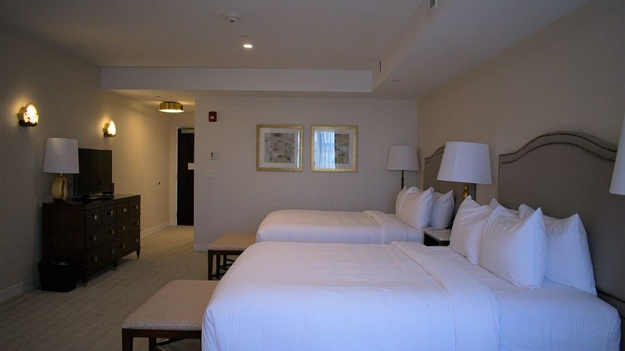 Catskills Accommodation, YO1 Health Resort, Lakeview Double King Room 2