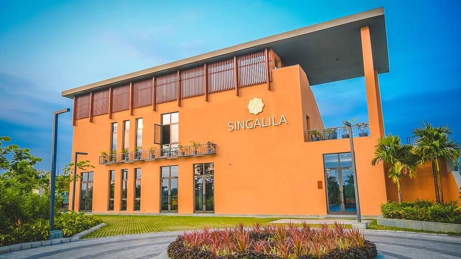 Facade of Singalila Club during the day