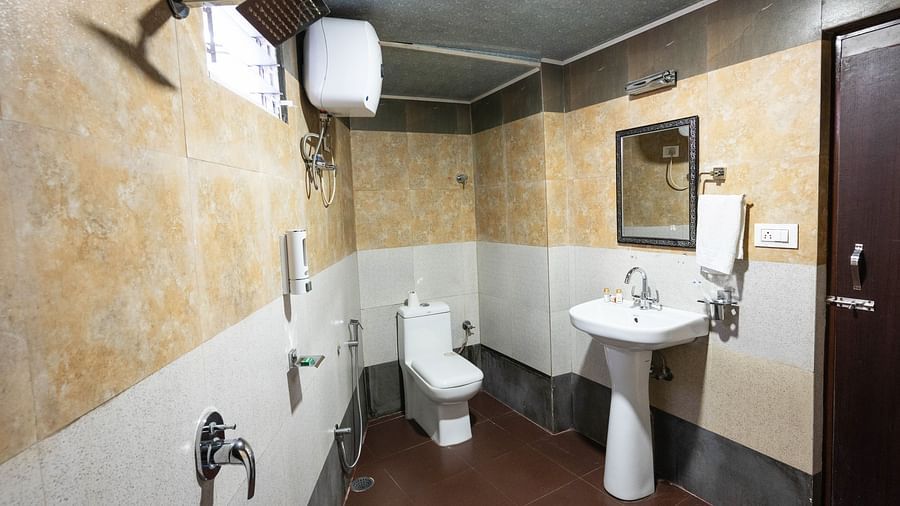 PREMIUM ROOM WITH WASHROOM