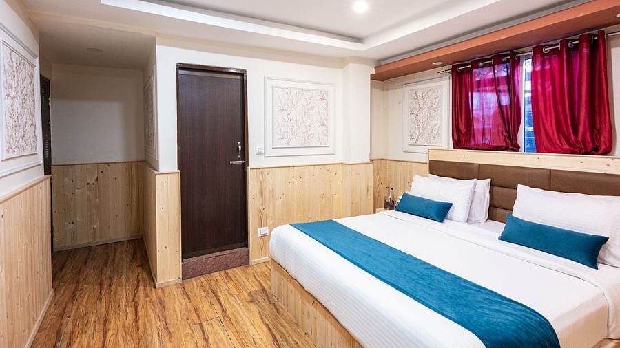 PREMIUM ROOM WITH BALCONY 2